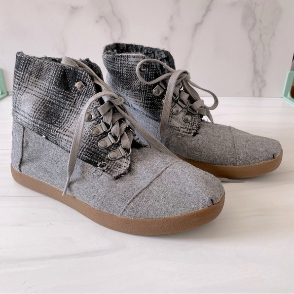 Toms Highland Tartan Grey Foldover Lace Up Ankle Boots Wool Blend Womens Sz 5 - Picture 1 of 10